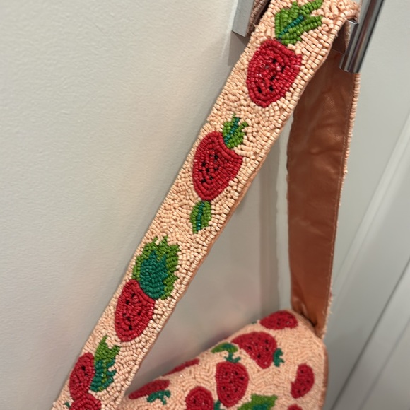 NWT Sincerely Jules beaded Strawberry Shoulder Bag - Picture 4 of 10